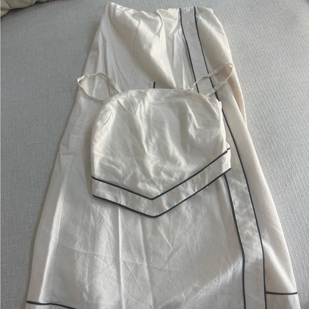 Avec Les Filles Cream Two-Piece Bow-Back Maxi Dress - Picture 4 of 8